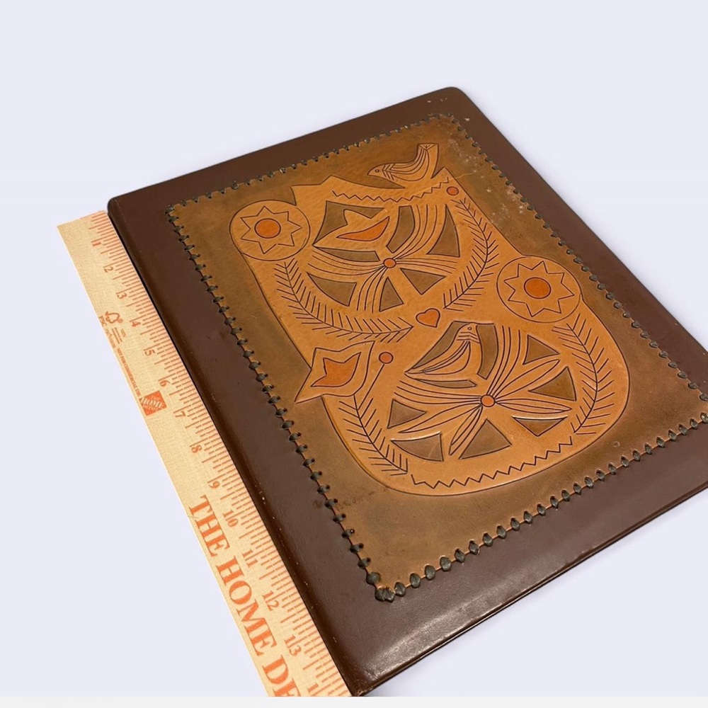 1970s leather book - Picture 7 of 7
